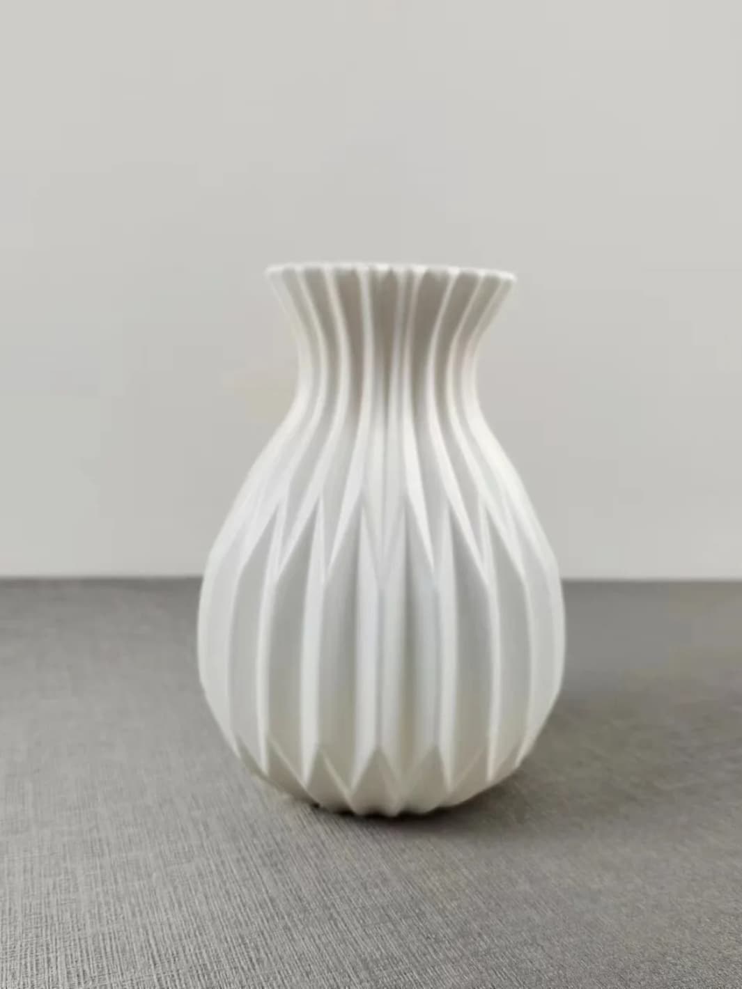 Vase | Pot ondulé en plastique imitation céramique design
