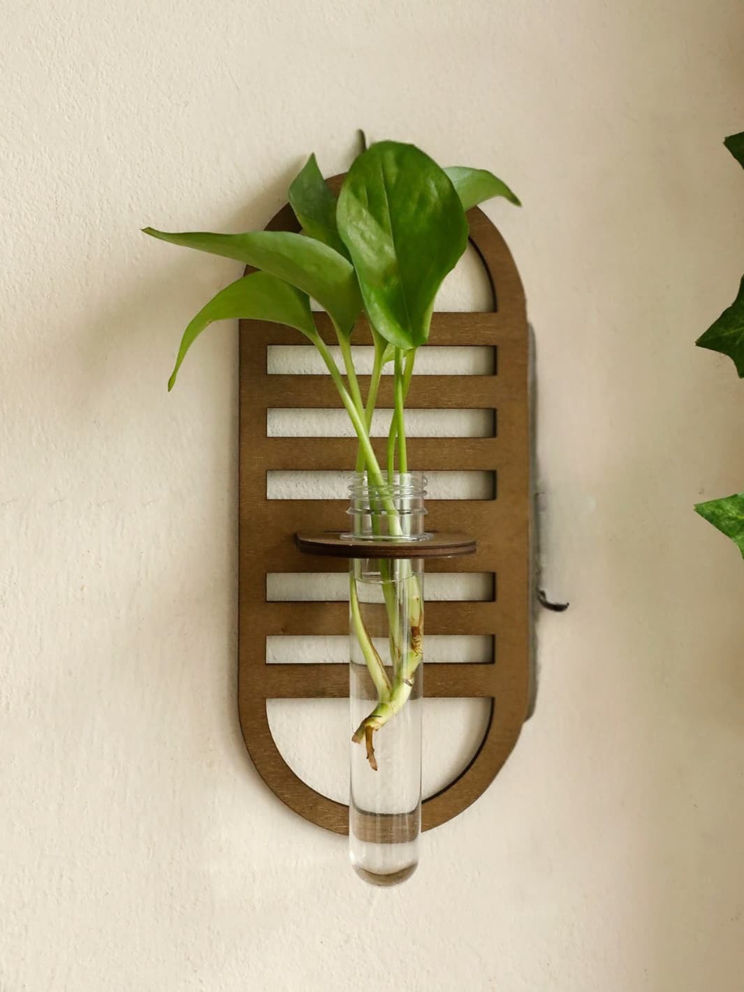 Vase | Tube mural en bois design