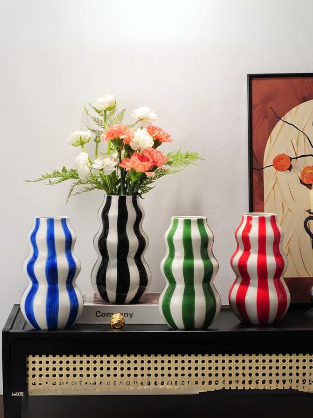 Vase | Tour ondulée à rayures minimalistes