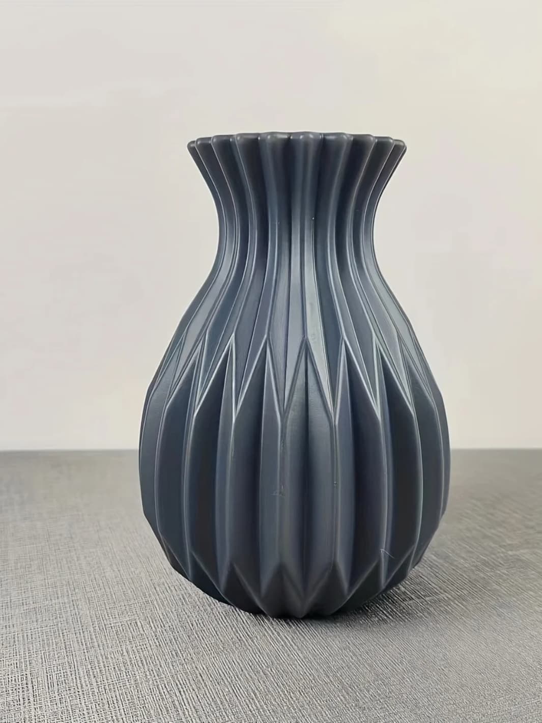 Vase | Pot ondulé en plastique imitation céramique design