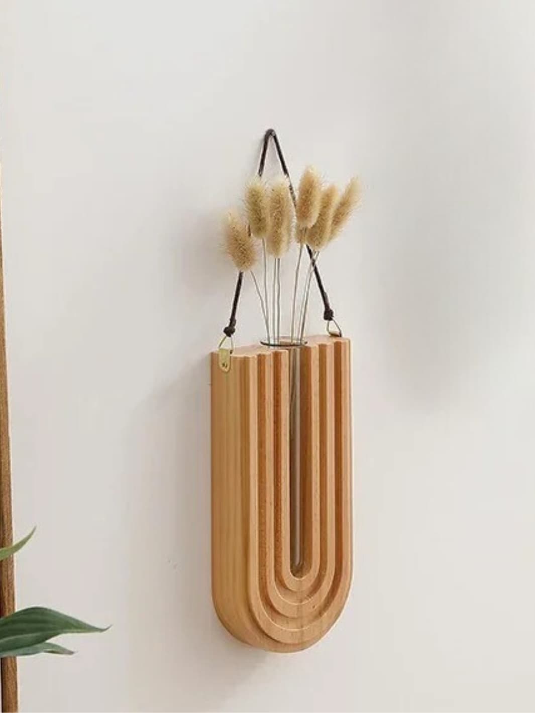 Vase | Suspension murale en bois clair