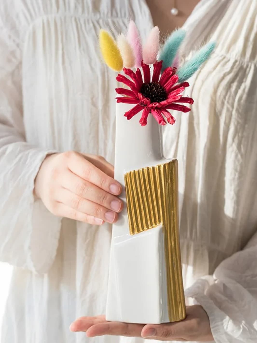 Vase | Décoration géométrique blanche et dorée en céramique