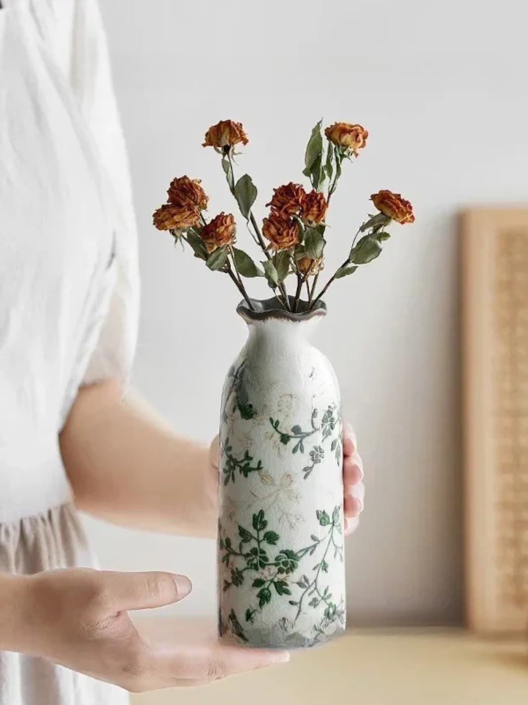 Vase | Motif fleuri pastoral en céramique vintage