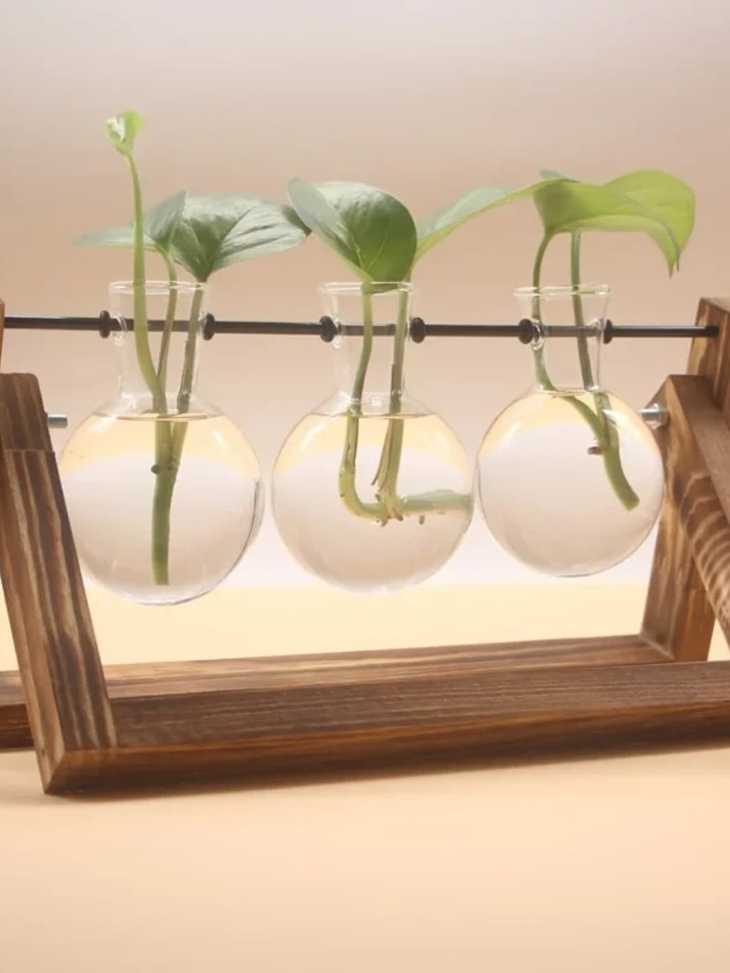 Vase | Suspension bois triangulaire et boule en verre