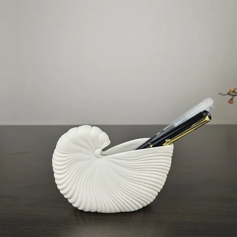 Vase | Coquillage conique blanc ondulé