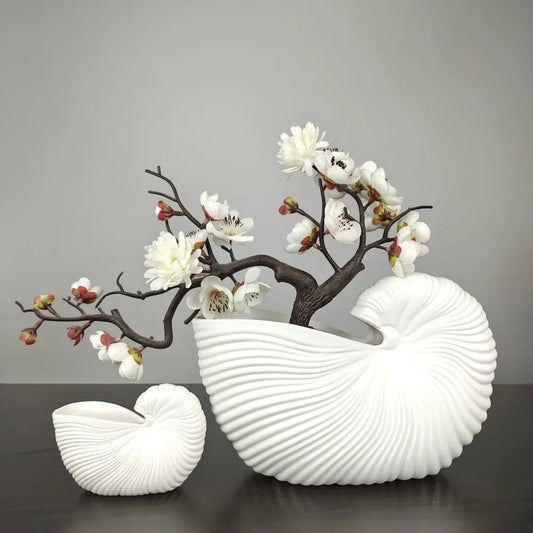 Vase | Coquillage conique blanc ondulé